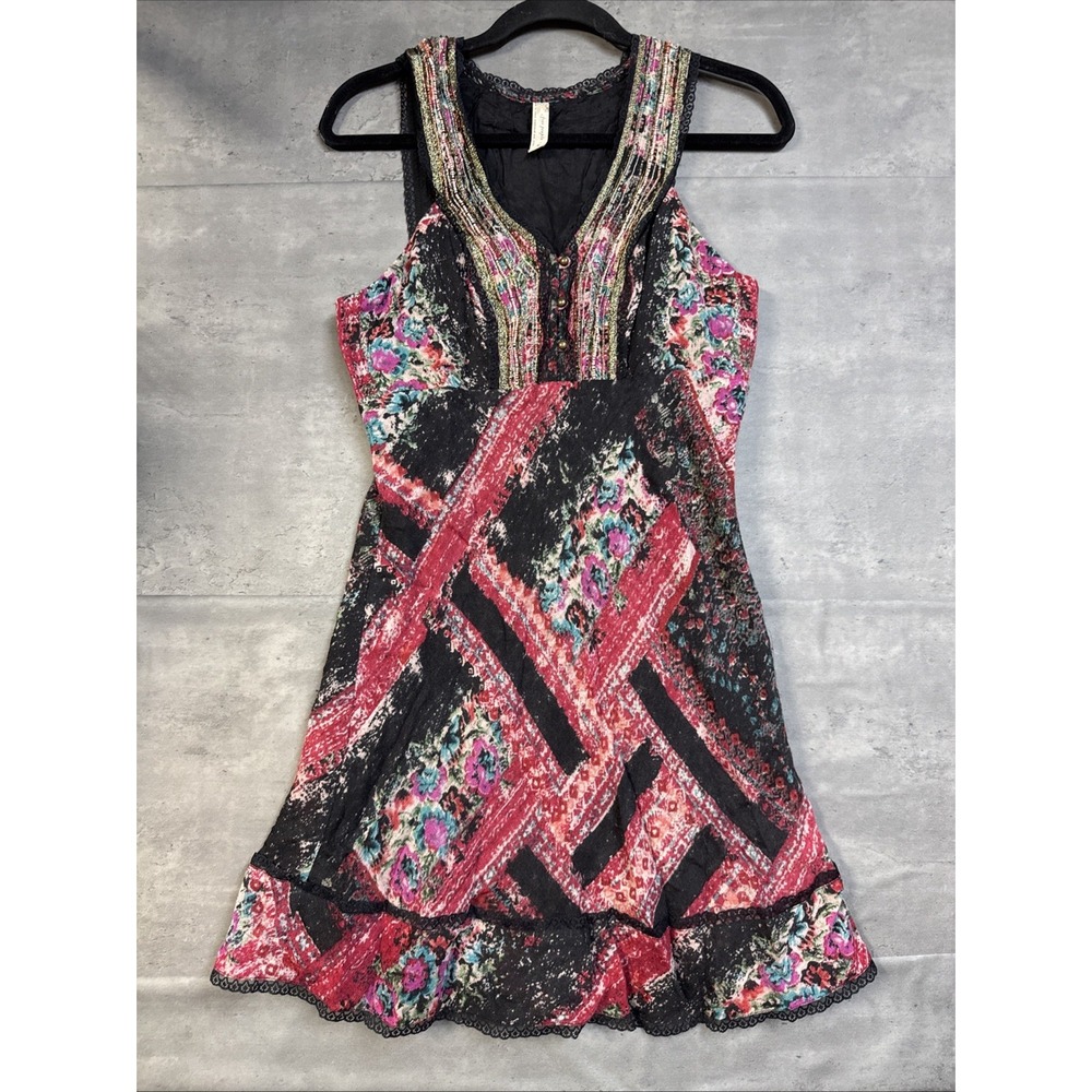 Free People mini dress vibrant geometric floral patchwork Beaded Neckline Sz 8